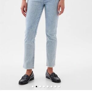 GAP Women's Light Blue Straight Leg Jeans